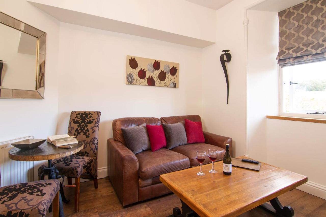 Romneys Apartments & Suites Kendal Ngoại thất bức ảnh